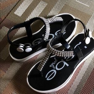 Girls Bebe thong sandal
